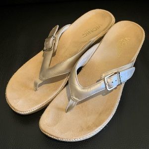 Women’s Vionic Polina Wedge Sandal in Gold